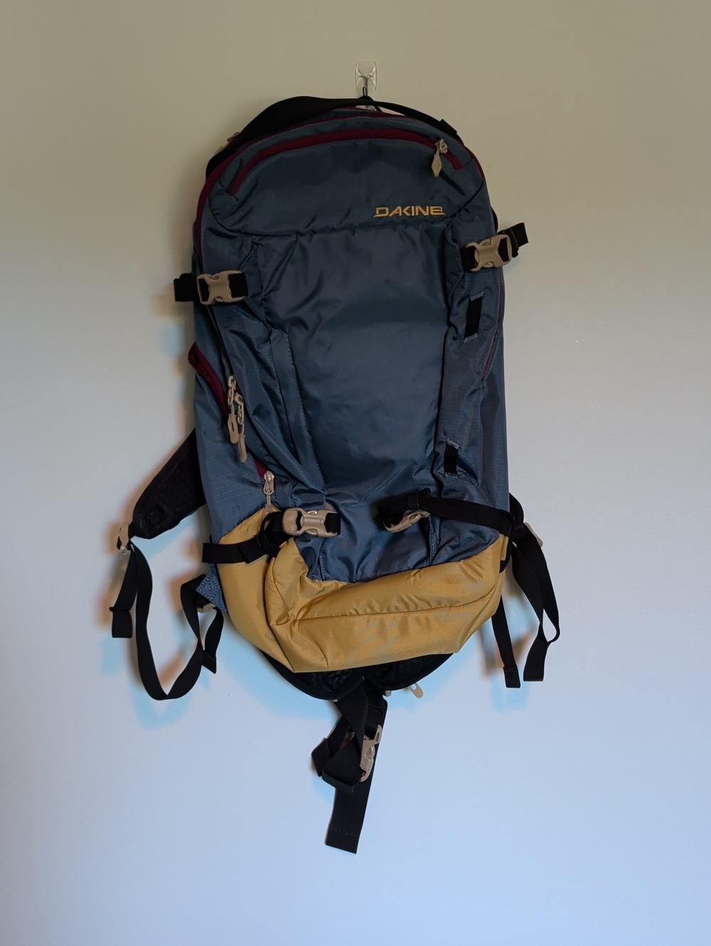 Dakine Blue Ski/Snowbard Backpack